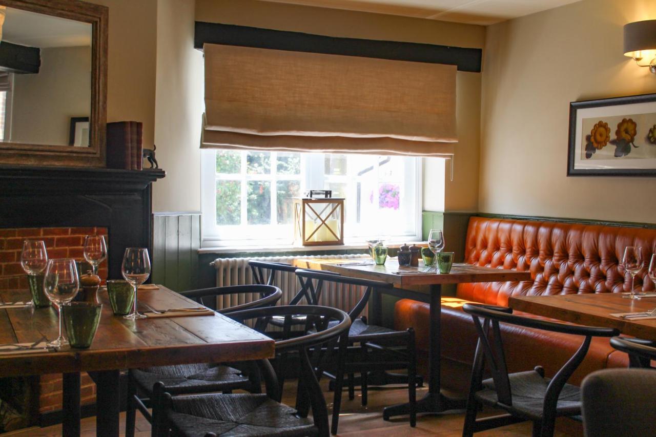 Hotel The Kings Head Whiteparish Exterior foto