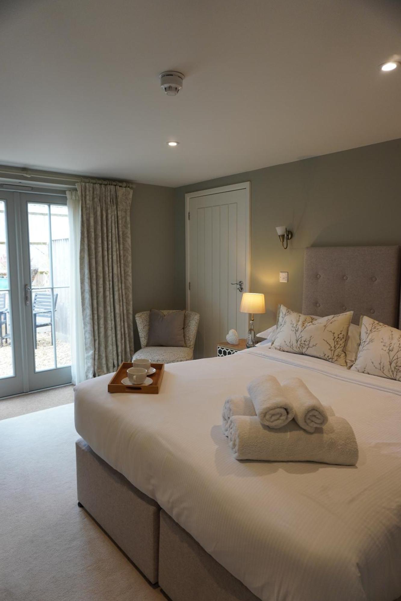 Hotel The Kings Head Whiteparish Exterior foto